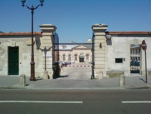 Entrée de la cour d'appel de Versailles.