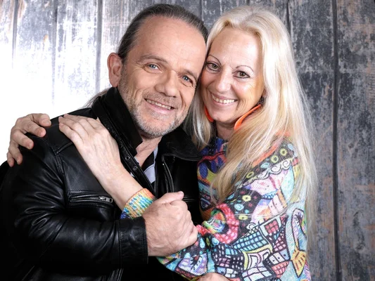 André Bouchet (Passe-Partout) et sa femme Patricia posant ensemble.