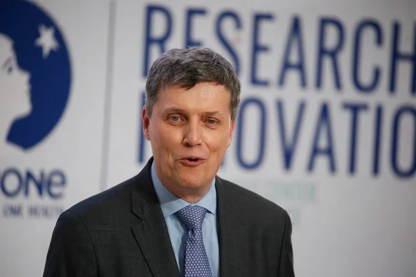 Le PDG de Danone s'exprimant sur la stratégie de l'entreprise.