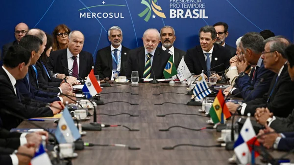 Réunion du Mercosur sous la présidence brésilienne, avec Lula appelant l'UE à faire preuve de courage.