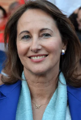 Ségolène Royal lors d'un événement public, souriant à l'objectif.
