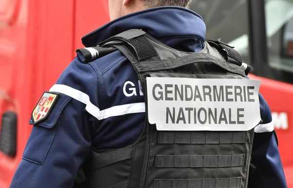 Un gendarme sur les lieux du drame dans l'Eure.