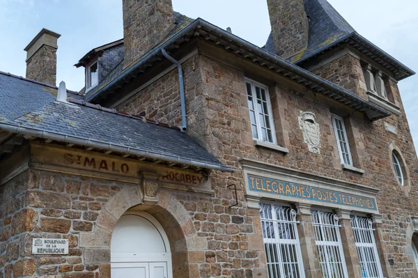 Ancien bureau de poste de Saint-Malo, boulevard de la République.