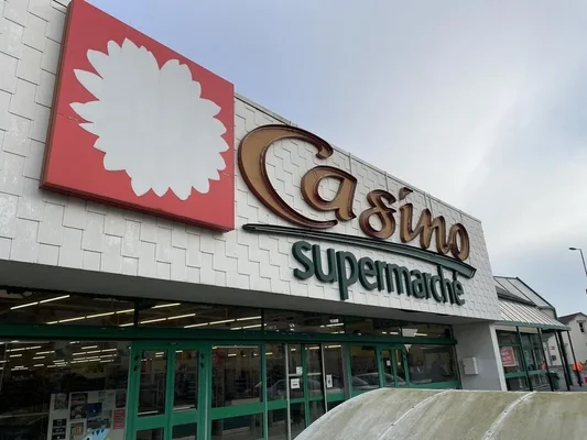 Un supermarché Casino, enseigne du groupe.