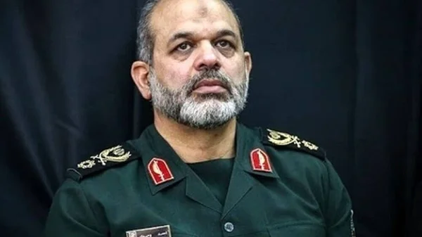 Ahmad Vahidi en uniforme des Gardiens de la révolution.