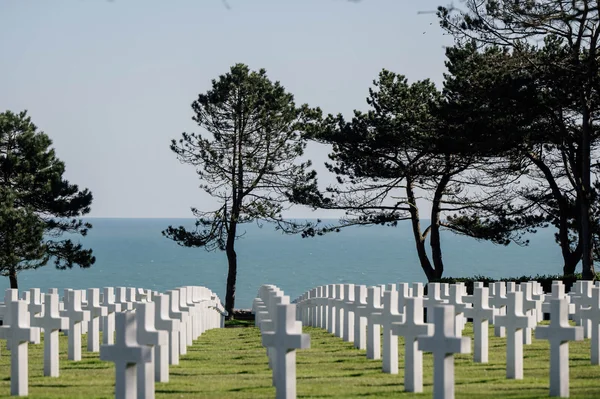 Le Cimetière américain de Colleville-sur-Mer, surplombant la Manche.