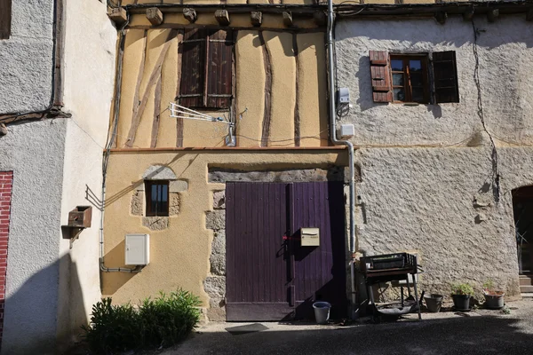 Façade du domicile de Jérôme Barella dans le Gers.
