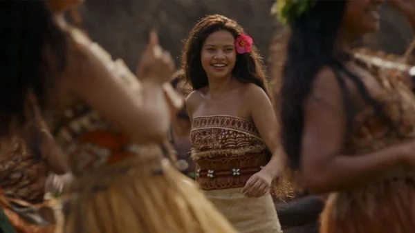 Catherine Laga'aia interprète Vaiana dans une scène du live-action Disney.