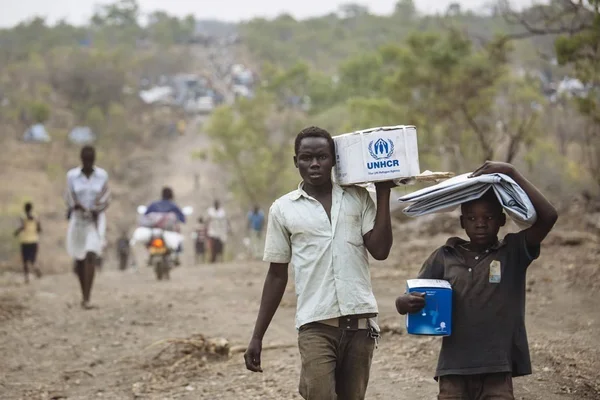 Distribution d'aide humanitaire du HCR dans une zone rurale du Soudan du Sud.