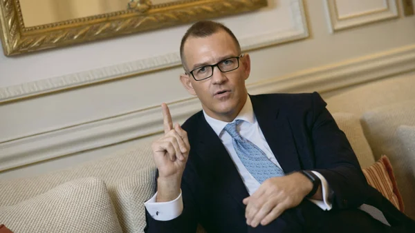 Daniel Kretinsky, l'homme d'affaires tchèque qui emploie 80 000 personnes en France.