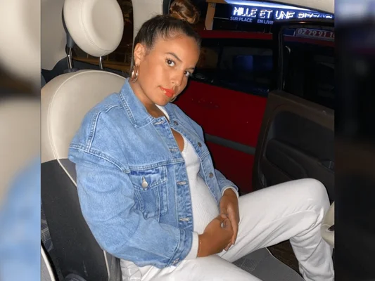 L'influenceuse Poupette Kenza, enceinte de huit mois, est sortie de prison.