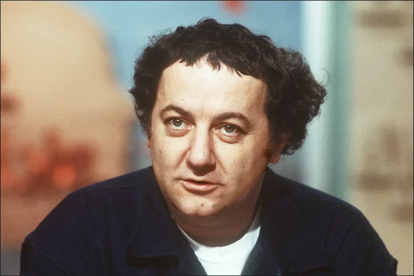 Coluche, icône de l'humour provocateur, 40 ans après sa disparition.