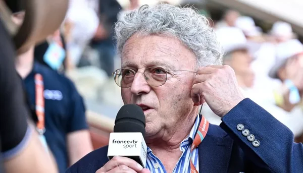 Nelson Monfort en conférence près de Toulouse, abordant les temps forts du sport olympique.