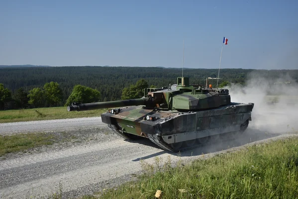 Char Leclerc du 1er Régiment de Chasseurs lors d'un exercice CBRN au Strong Europe Tank Challenge.