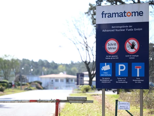 Panneau d'entrée du site Advanced Nuclear Fuels GmbH (Framatome) en Basse-Saxe.