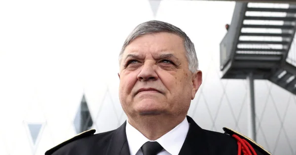 Christian Lambert, ex-patron du RAID, en uniforme de cérémonie.