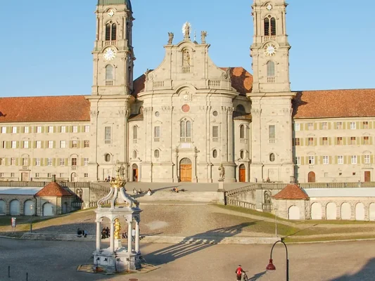 L'abbaye de Saint-Gall, exemple d'architecture baroque bénédictine.