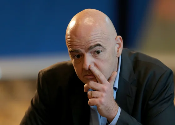 Gianni Infantino, président de la FIFA, lors d'une conférence de presse à Doha.