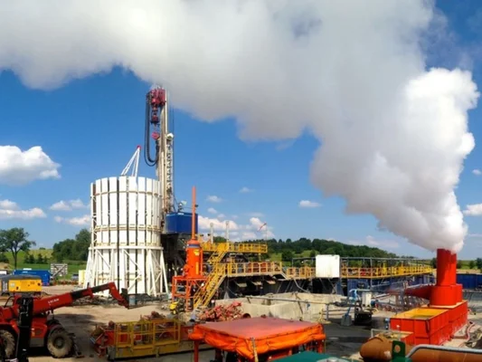 Usine géothermique en Alsace où débute l'extraction de lithium.