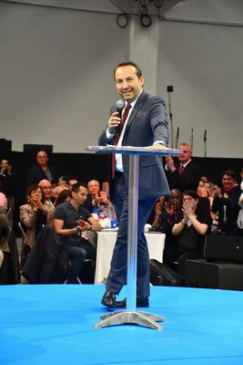 Sébastien Chenu prenant la parole lors de la fête de la nation organisée par le Rassemblement national au Havre, le 1er mai 2023.