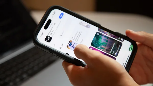 L'application Character AI sur un smartphone, après que l'entreprise a interdit son service aux mineurs suite au suicide d'un adolescent.