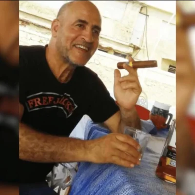 Daniel Siad, le rabatteur présumé de Jeffrey Epstein, photographié lors d'une soirée.