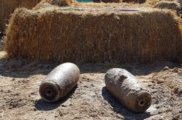 Deux obus de la Seconde Guerre mondiale neutralisés à Caen en 2018.