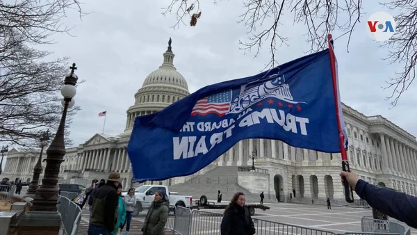 Drapeau pro-Trump devant le Capitole américain le 6 janvier 2021