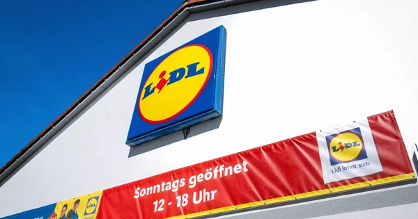 Supermarché Lidl construit sur le site d'un ancien camp de concentration nazi en Autriche.