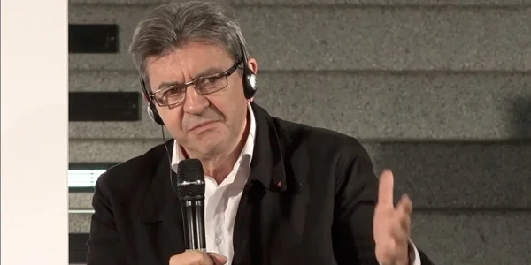 Jean-Luc Mélenchon s'exprime au sujet de la fin des jeux vidéo physiques sur PlayStation.