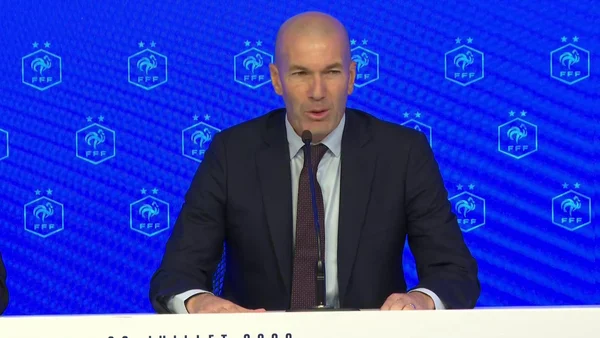 Zinédine Zidane s'exprimant lors de sa présentation officielle.