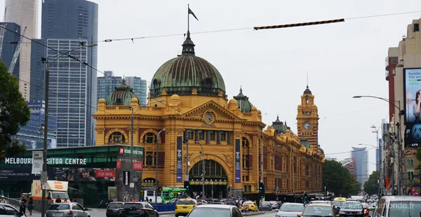 La gare Flinders Street de Melbourne, symbole du réseau ferroviaire perturbé par la panne télécom.