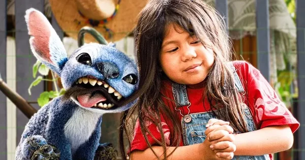 Image promotionnelle du live-action Lilo & Stitch montrant la jeune actrice et Stitch.