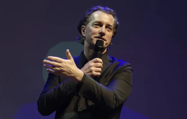 Dominique Boutonnat, ex-président du CNC, s'exprimant en public.