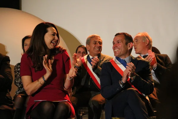 Valérie Boyer et Julien Ravier lors des vœux du maire en 2019, souriant aux côtés d'élus en écharpe tricolore.