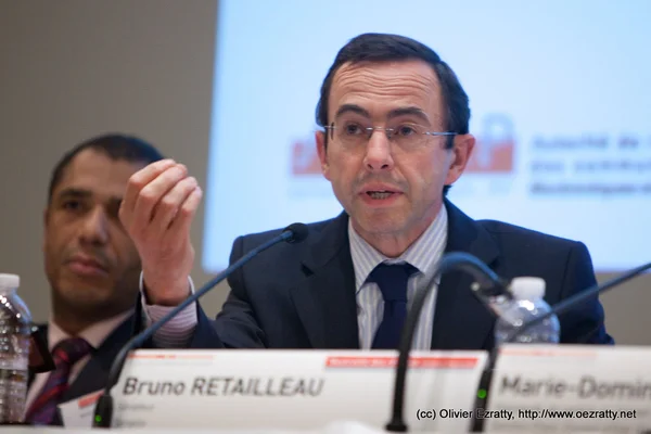 Bruno Retailleau prenant la parole lors du colloque ARCEP sur la neutralité des réseaux.