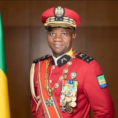 Le général Brice Oligui Nguema en uniforme militaire.