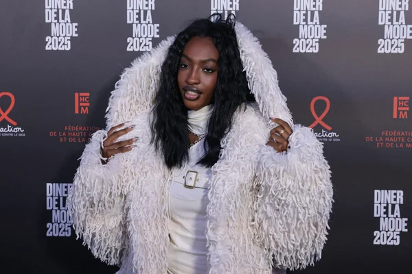 Ebony, finaliste de la Star Academy, lors du Dîner de la Mode 2025.