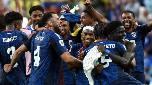 Joueurs africains célébrant une victoire lors de la Coupe du monde.