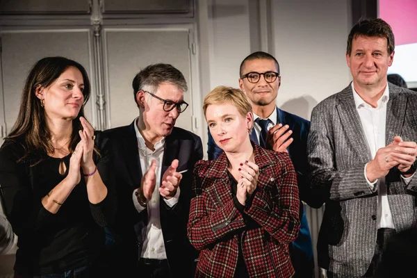 Rassemblement de la gauche en vue de la présidentielle 2027, dans l'ombre de Jean-Luc Mélenchon.
