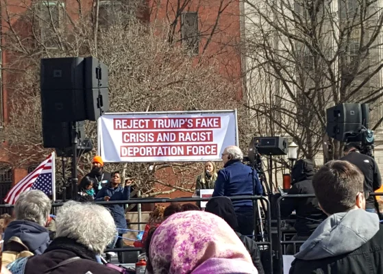 Protestataires lors d'une manifestation contre la déclaration d'urgence de Donald Trump, Lafayette Square, Washington, 2019.