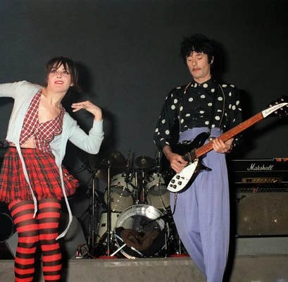 Catherine Ringer et Fred Chichin lors d'une performance live des Rita Mitsouko.