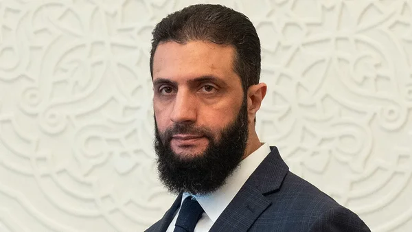 Portrait officiel du président syrien Ahmed al-Charaa.