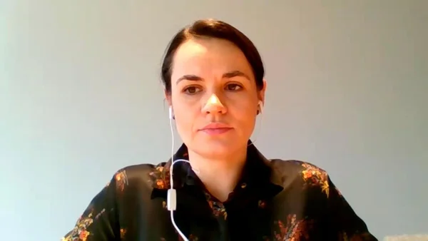 Svetlana Tsikhanovskaïa lors d'un entretien, cheffe de l'opposition biélorusse.