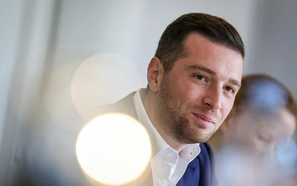 Jordan Bardella en quête de présidentialisation.