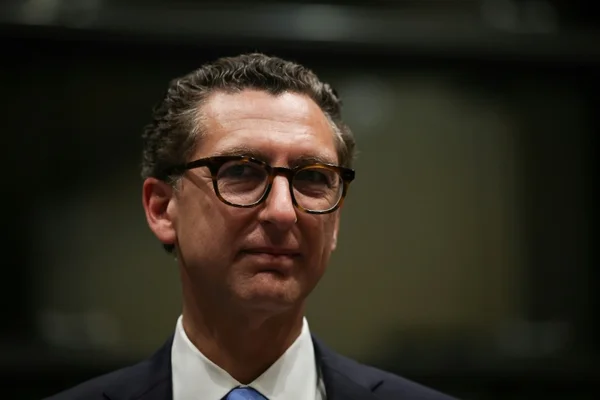 Portrait de Saada, réagissant à la mise en demeure de CNews par l'Arcom.