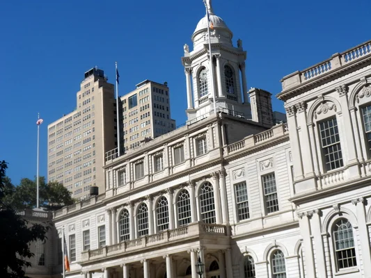 L'Hôtel de ville de New York, lieu où la nouvelle réglementation a été adoptée.