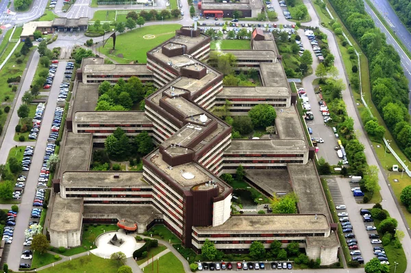 Siège de l'Office fédéral de la protection de la Constitution à Cologne, photographié depuis les airs.