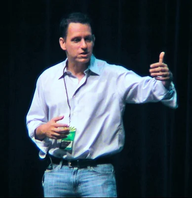 Peter Thiel, entrepreneur et investisseur, s'exprimant lors d'une conférence.
