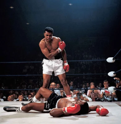 Le K.O. légendaire de Mohamed Ali sur Sonny Liston, en couleur.